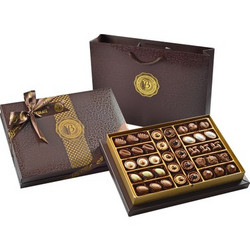 Продуктови Категории Шоколади Bolci Diamond Brown Шоколадови пралини от качествен белгийски шоколад в елегантна кафява кутия 465 гр